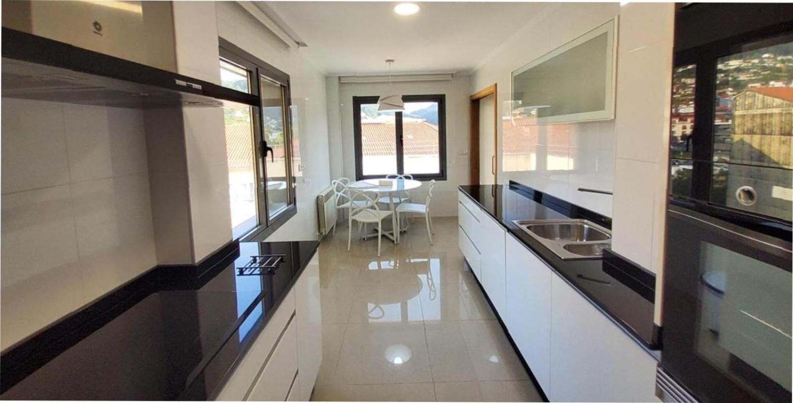 Atico Exclusivo Centro, 50m Playa Apartment Bueu
